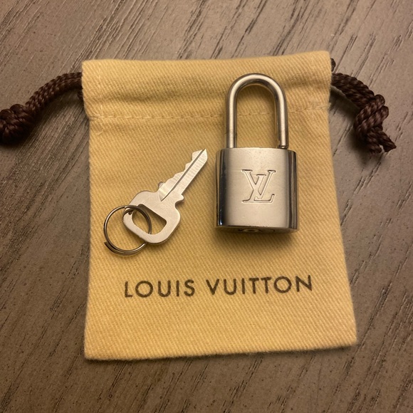Authentic Louis Vuitton Silver padlock & key set #307 - Picture 4 of 11